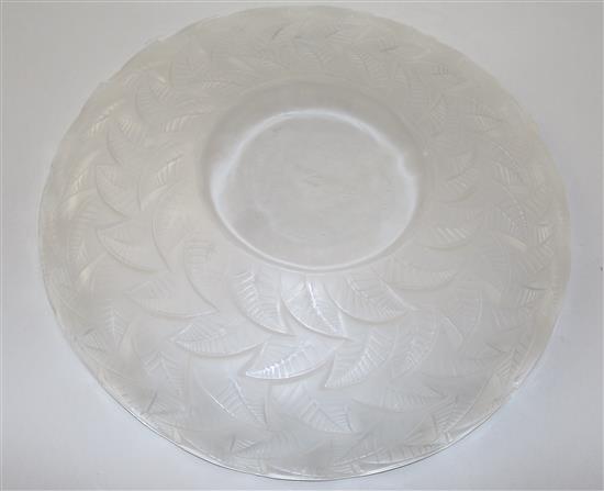 A René Lalique Ormeaux pattern dish, no.3265 and a Marienthal, pattern no. 3241 plate, 23cm